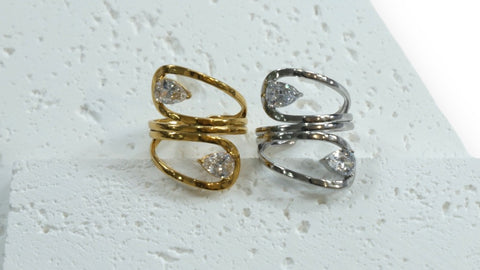 Elegant Tear Crystal Stainless Steel Rings: Shine with Sophistication