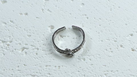 Knotted Stainless Steel Rings: A Symbol of Connection