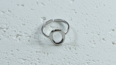 Abstract Oval Stainless Steel Rings: Effortless Modernity