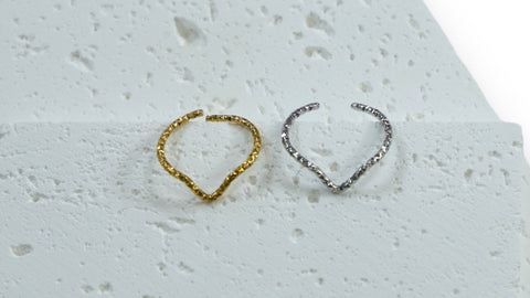 Hammered Heart Stainless Steel Rings: A Minimalist Romance