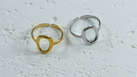 Abstract Oval Stainless Steel Rings: Effortless Modernity