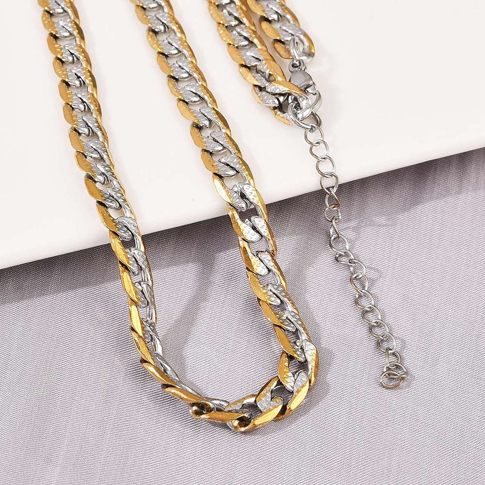 Textured Cuban Chain Necklace