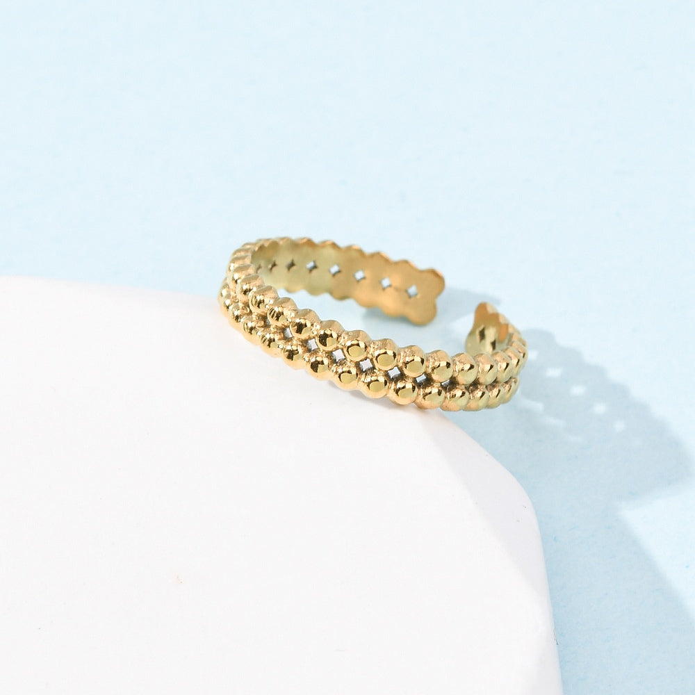 Δαχτυλίδι με ανάγλυφη υφή σε χρυσό